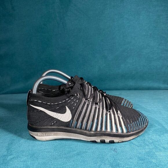 Size 6.5 - Women’s Nike Free Run Flyknit shoes - Picture 3 of 8